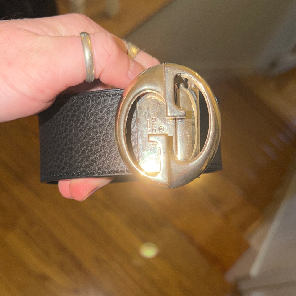 NEW NEVER WORN Gucci Black Leather Belt with Gold Hardware - Picture 1 of 2